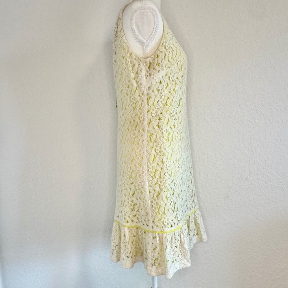 Anne Taylor Loft, White Floral Lace/ Yellow-Green Lining Dress, Size 6 - Picture 4 of 9